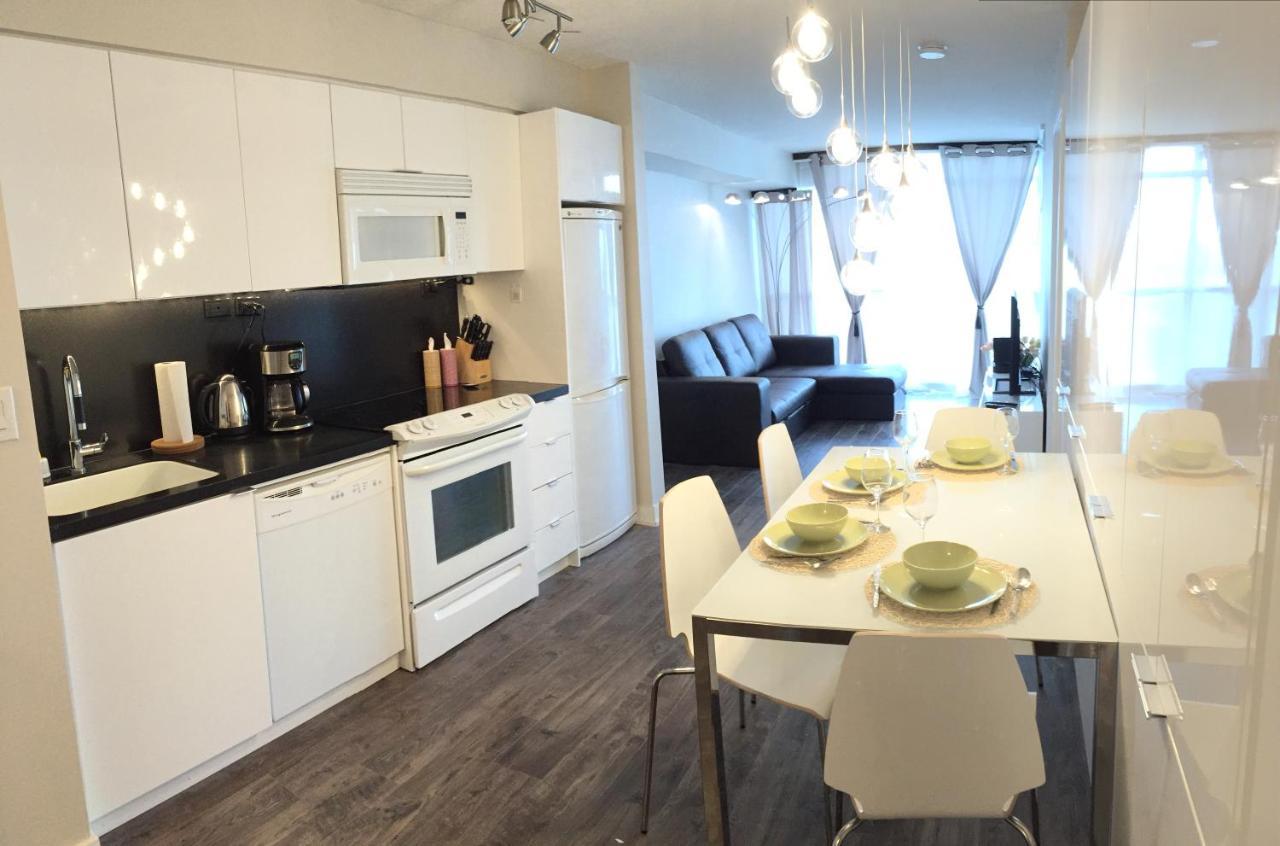 Stylish And Bright 2Br Condo In The Heart Of Downtown Торонто Екстер'єр фото